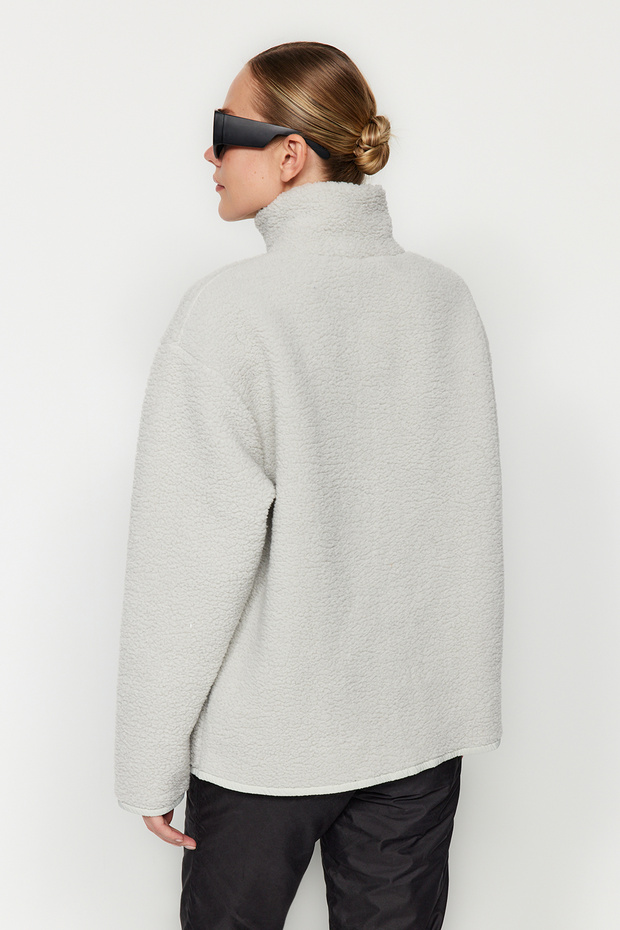 Niezbędne na zimę Szary polar zapinany na zamek, kołnierz ze stójką, kieszeń z długim rękawem, szczegółowa bluza z dzianiny TWOAW24SW00071 - 5