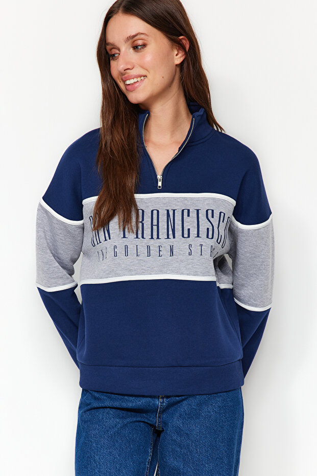 Lacivert Basic Baskılı Kalın İçi Polarlı Örme Sweatshirt TWOAW23SW00117 - 1