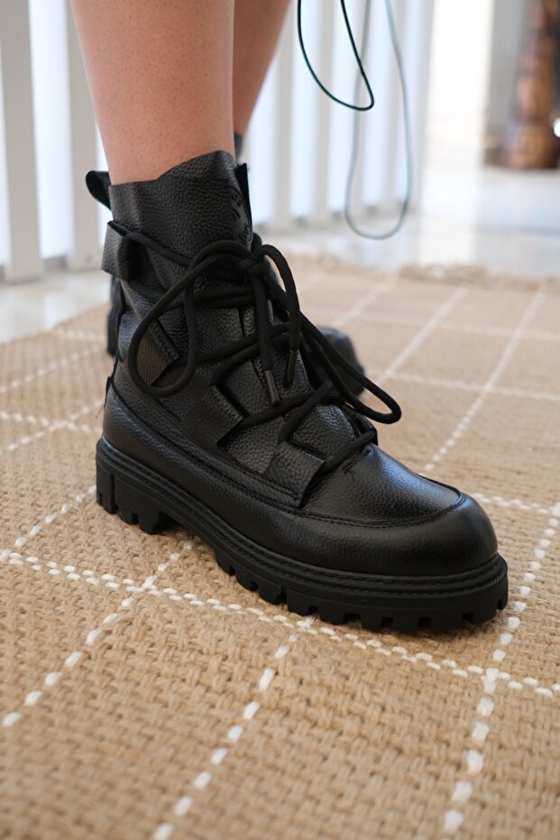 VENÜS DERİ SİYAH BOT - 2