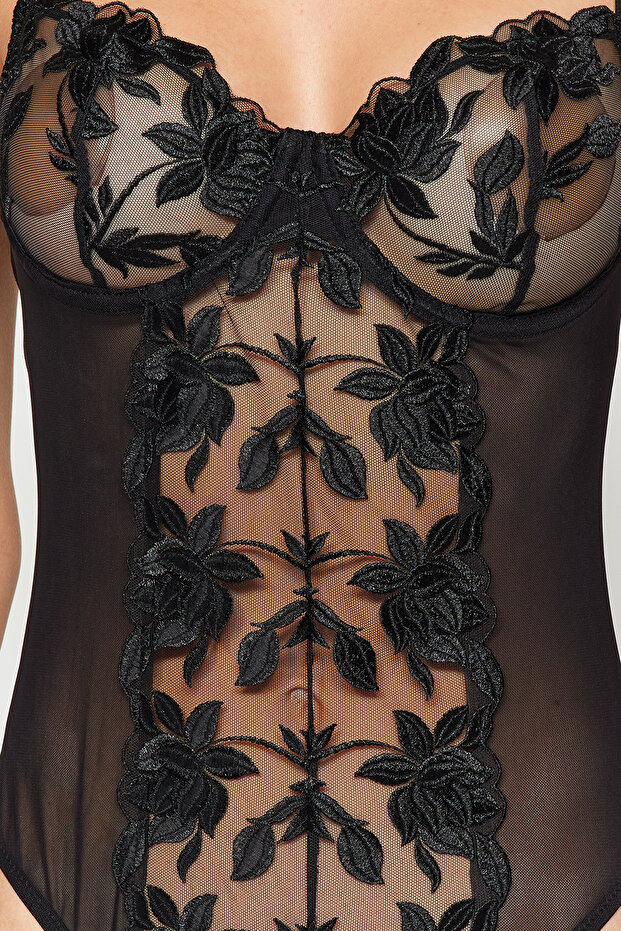 Siyah Brode Dantelli Jartiyerli İp Askılı Örme Body THMAW24BD00002 - 5