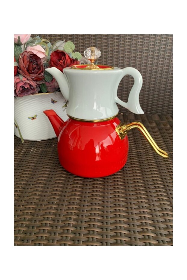 Red Enameled Porcelain Teapot