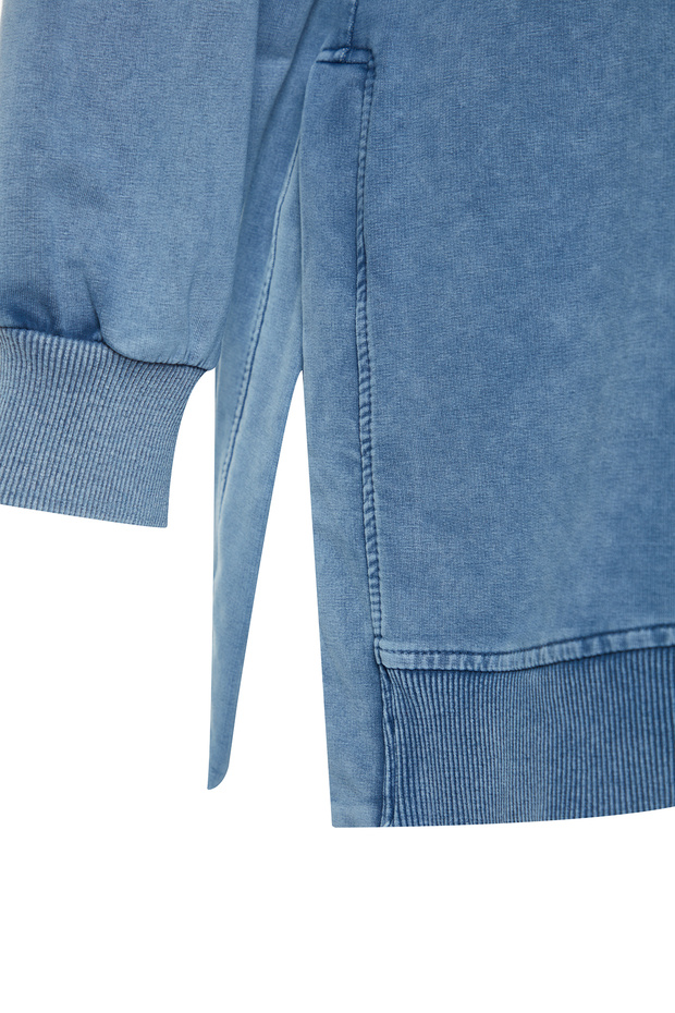 Mavi Yıkamalı Yanı Yırtmaç Detaylı Oversize Örme Sweatshirt TCTSS23TW00062 - 8