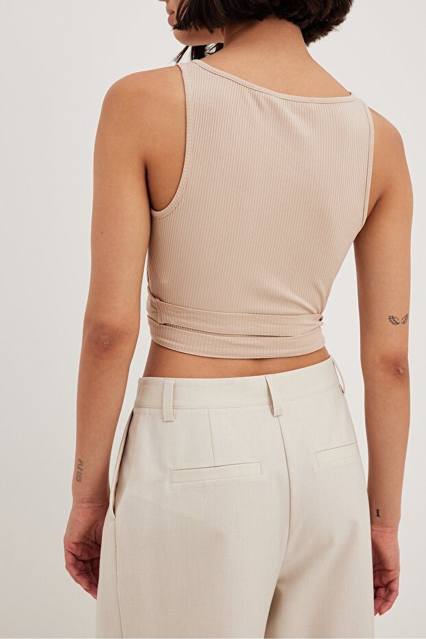 Geripptes Unterhemd mit Wickeldetail - 4