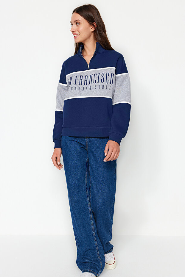 Lacivert Basic Baskılı Kalın İçi Polarlı Örme Sweatshirt TWOAW23SW00117 - 3