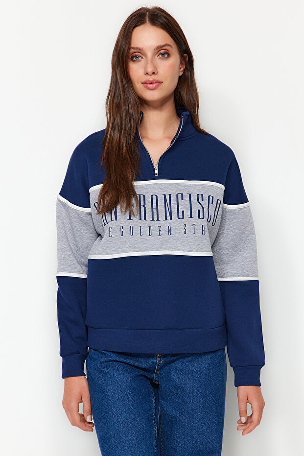 Lacivert Basic Baskılı Kalın İçi Polarlı Örme Sweatshirt TWOAW23SW00117 - 2