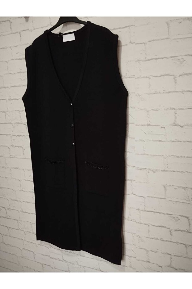 ,2 pockets, 3 buttons, V-neck extra long knitwear vest
