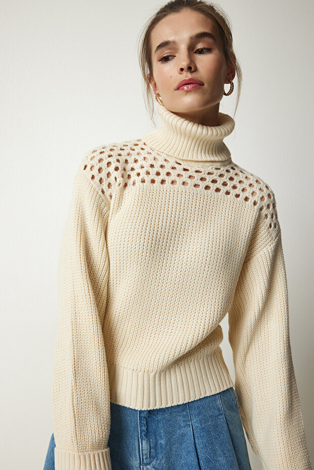 Women's Cream Turtleneck Scrolled Knit Sweater CI00090