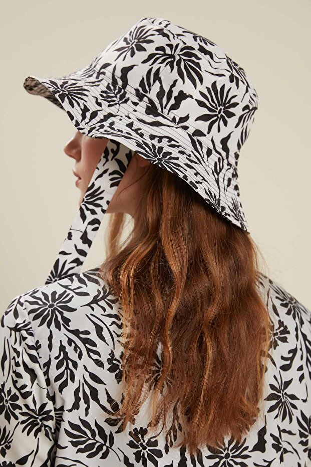 Wiązana czapka typu Bucket KWIAT-ECRU - 8