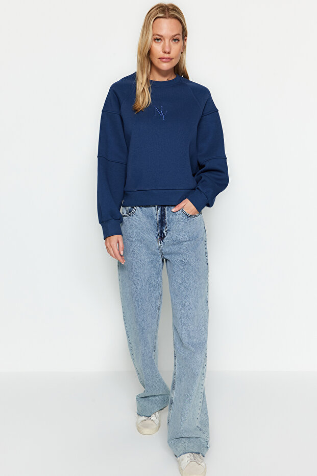 Indigo Bisiklet Yaka Regular Fit Nakışlı Kalın İçi Polarlı Örme Sweatshirt TWOAW24SW00199 - 2