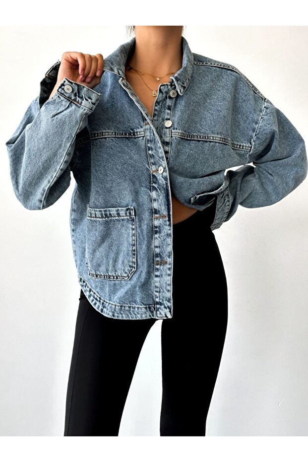 سترة من قماش الدنيم بجيب كبير - 1