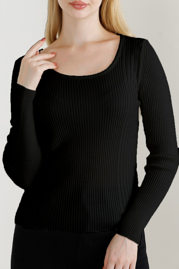 Women's Black Square Collar Knitwear Sweater