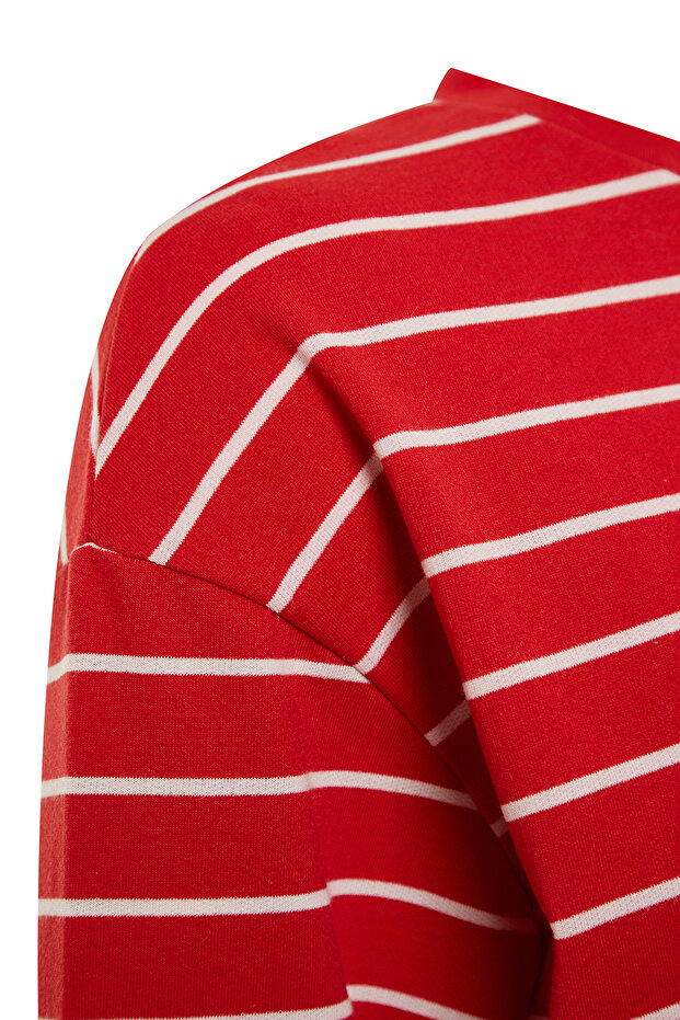 Kırmızı Çizgili Oversize/Geniş Kesim Bisiklet Yaka İnce Örme Sweatshirt TWOAW23SW00326 - 10