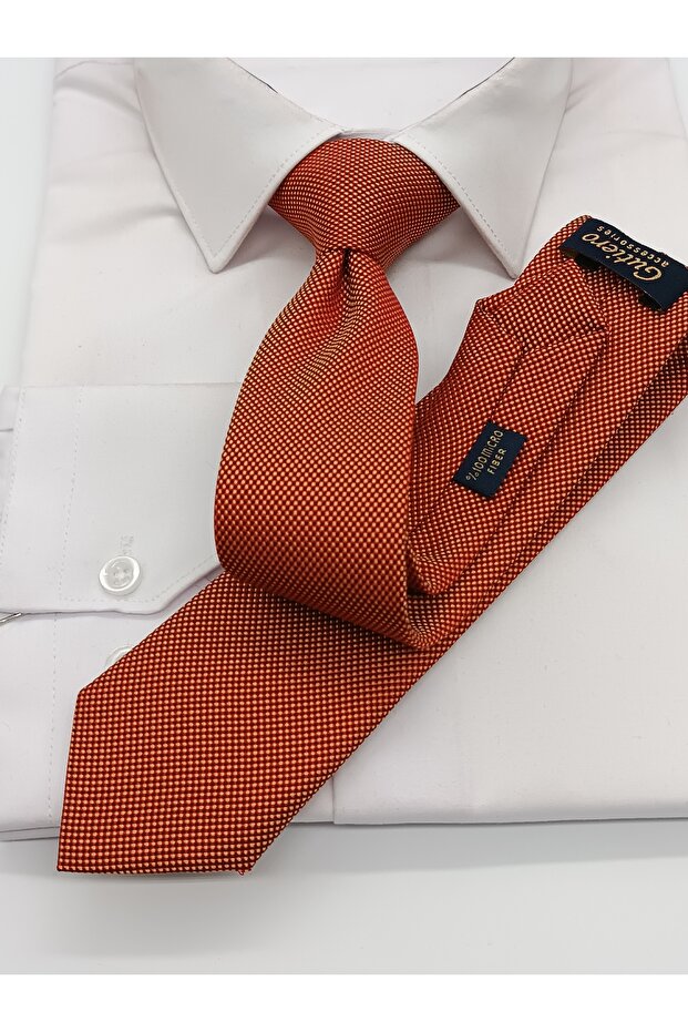 ربطة عنق رفيعة منقوشة بالرمل الفاتح - 1