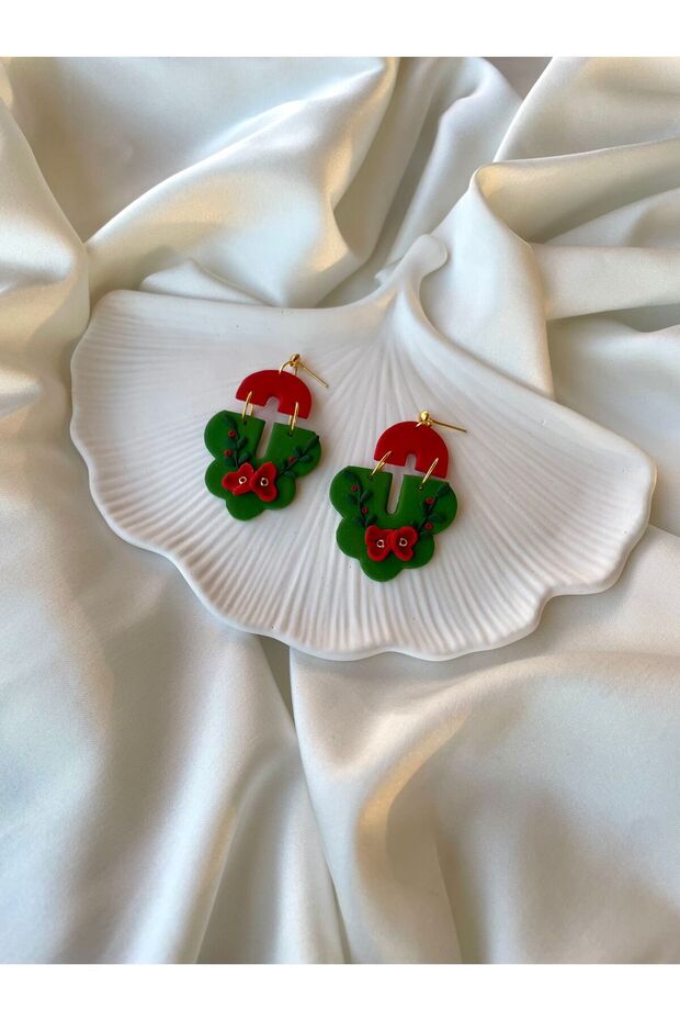 Miyamila Collection Red Flower Themed Green Earrings