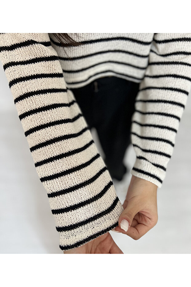 İnce Çizgili Basic Bluz - 4