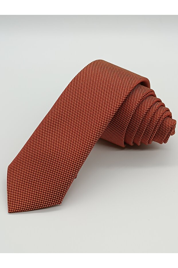 ربطة عنق رفيعة منقوشة بالرمل الفاتح - 2