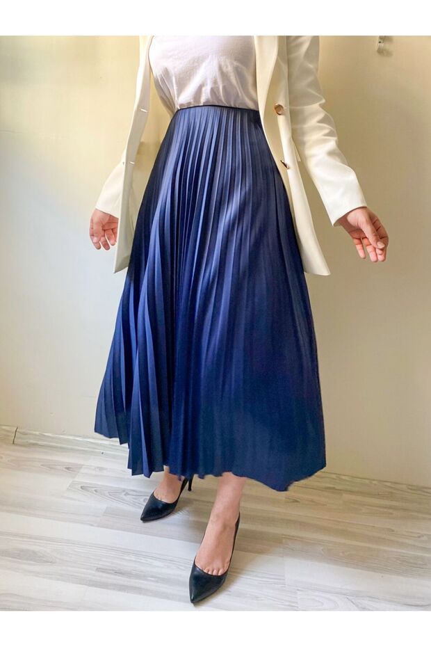 Thin Pleated Women's Skirt