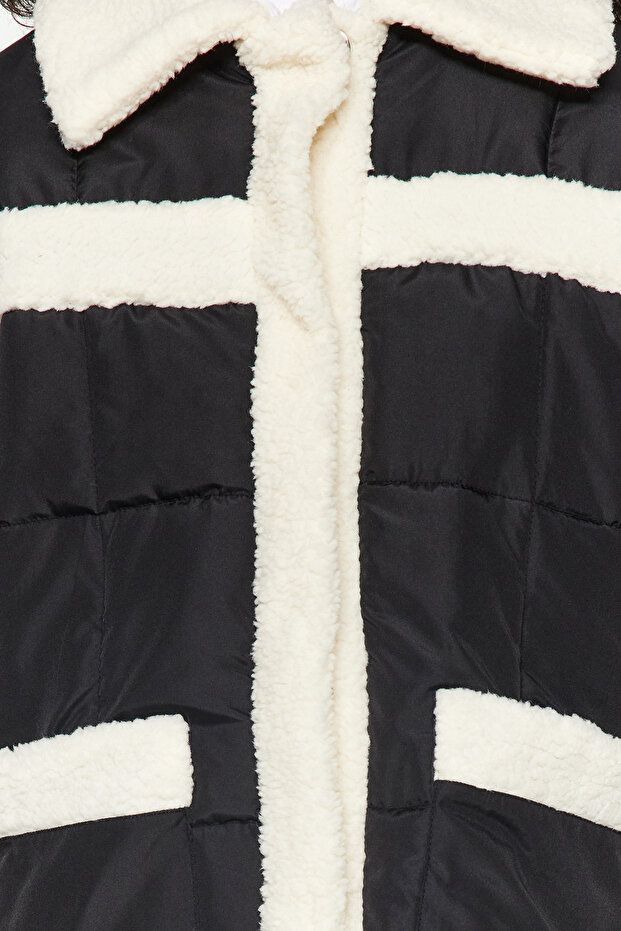 Black Plush Detailed Puffer Jacket TWOAW24MO00361 - 5