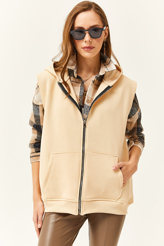 Women's Beige Kangaroo Pocket Hooded Oversize Vest