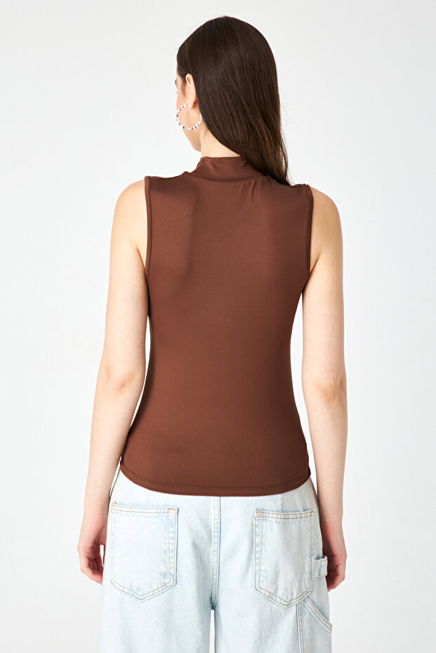 Kadın Acı Kahve Kolsuz Soft Touch Basic Bluz - 7