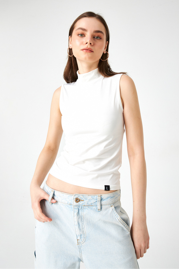 Kadın Beyaz Kolsuz Soft Touch Basic Bluz - 6