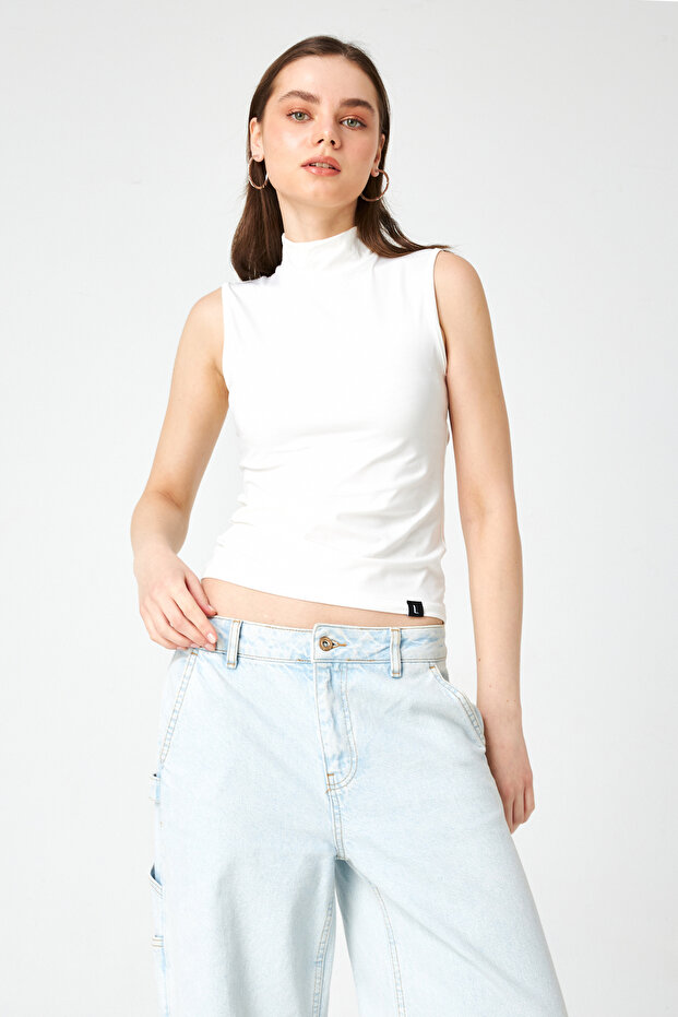 Kadın Beyaz Kolsuz Soft Touch Basic Bluz - 2