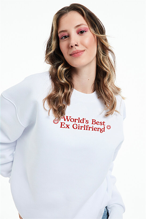 سويت شيرت سميك برقبة دائرية أبيض للجنسين من Eazy Ex Girlfriend مقاس كبير