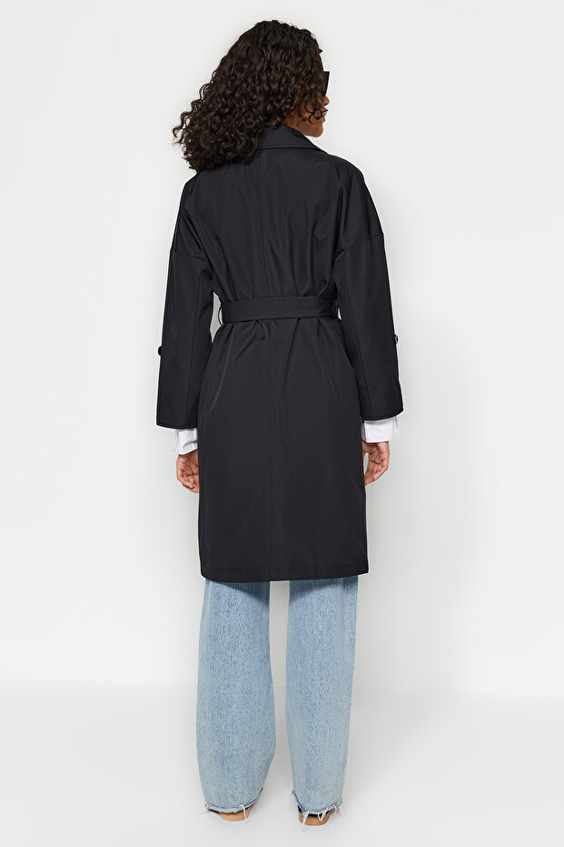 Wodoodporny, długi płaszcz oversize z paskiem, czarny TWOAW24TR00019 - 5