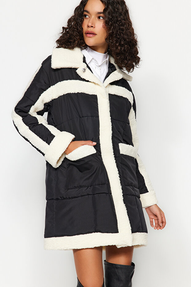 Black Plush Detailed Puffer Jacket TWOAW24MO00361 - 2