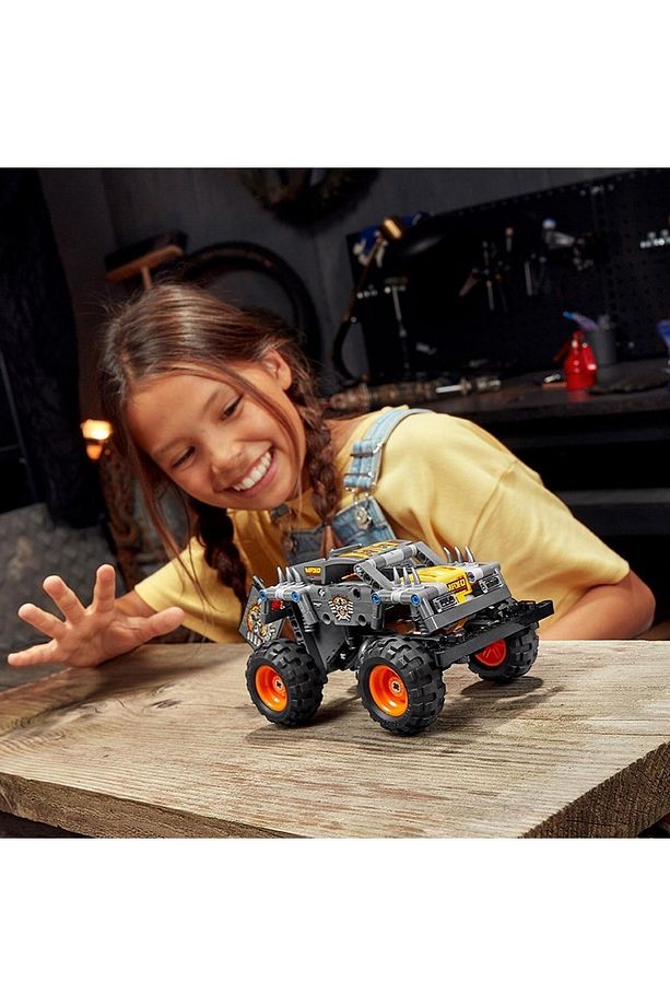 Technic Monster Jam® Max-D® 42119 (230 Parça) - 9