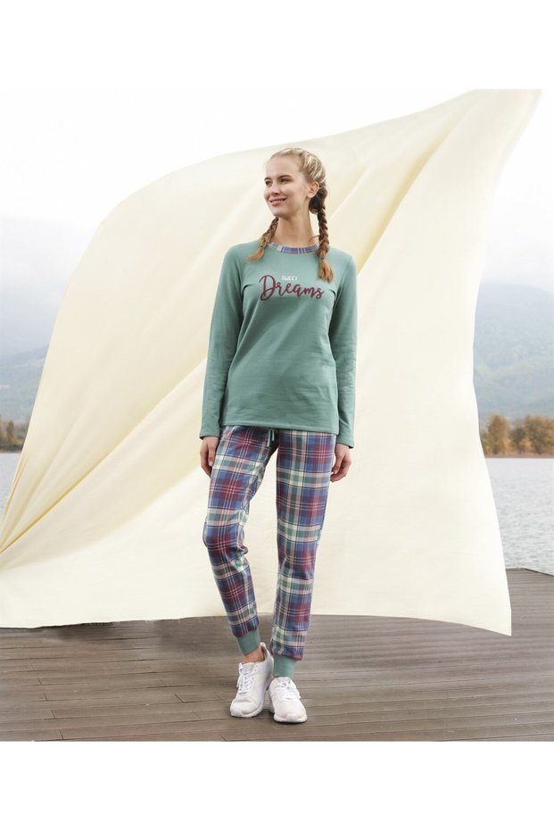 Women's Multicolored Text Printed Checkered Long Sleeve T-shirt Pajama Set 4193