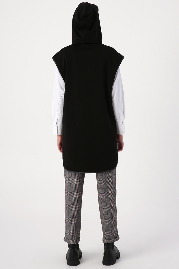 Schwarzer halblanger Strickpullover mit Kapuze - 4