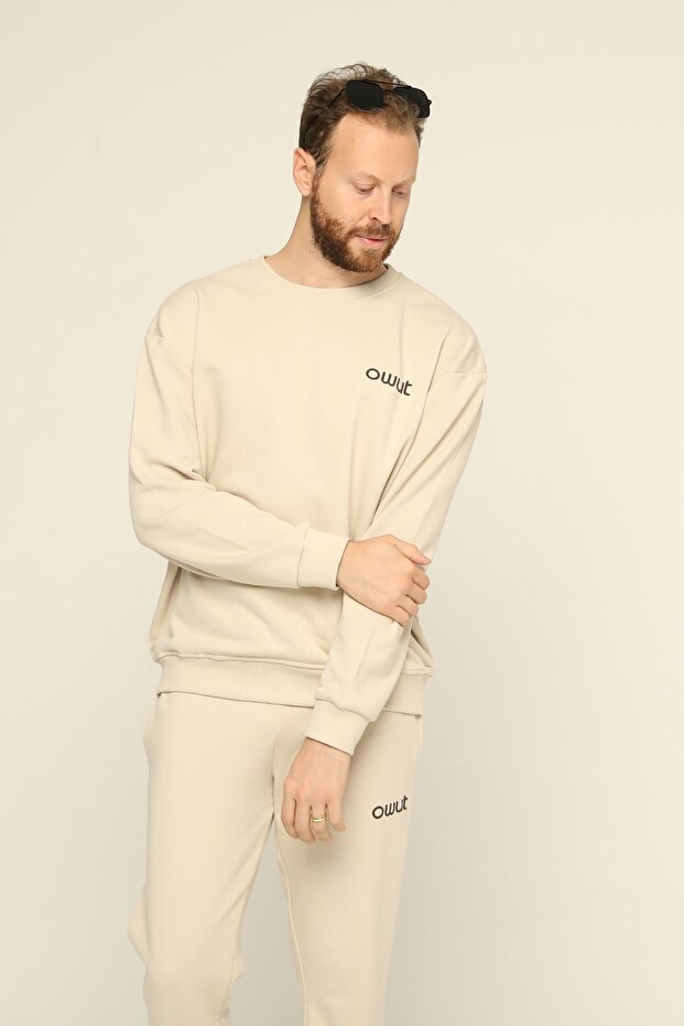 طقم رياضي أساسي بتفاصيل مطبوعة سادة للرجال - 4