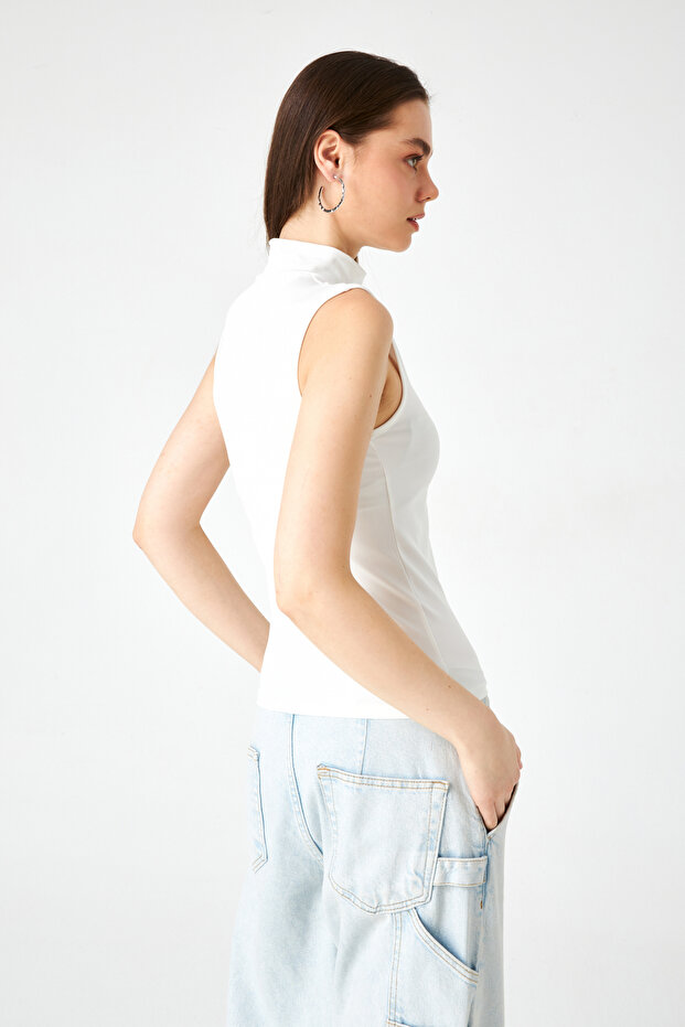 Kadın Beyaz Kolsuz Soft Touch Basic Bluz - 8