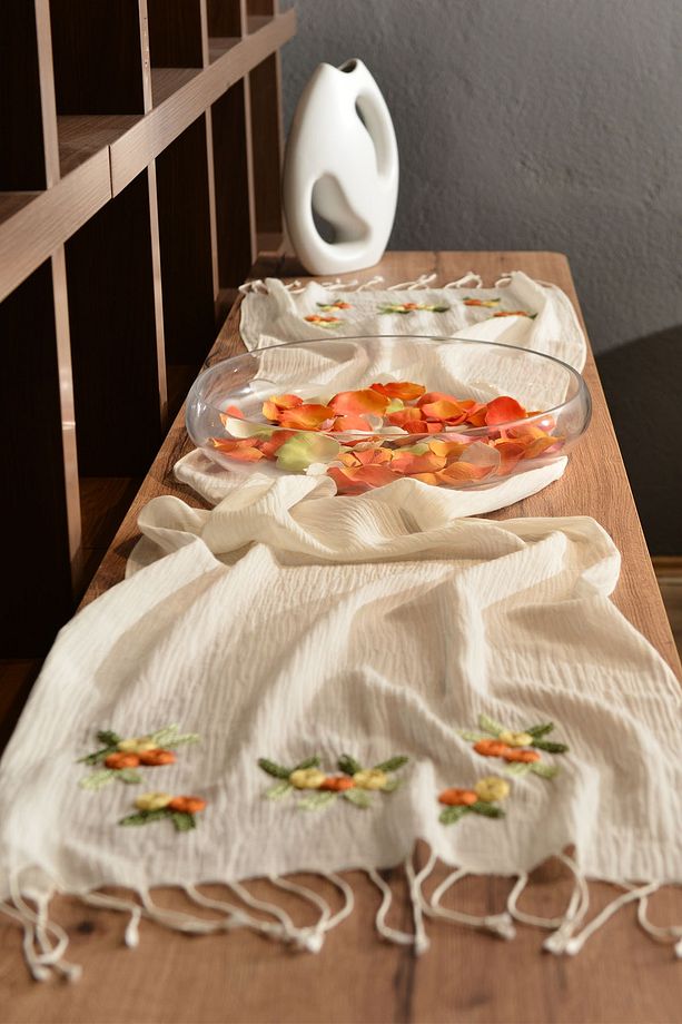 Sarı-oranj Güllü El Işi Pamuklu Dekoratif Büfe Ve Masa Örtüsü 50x185 Cm - 1
