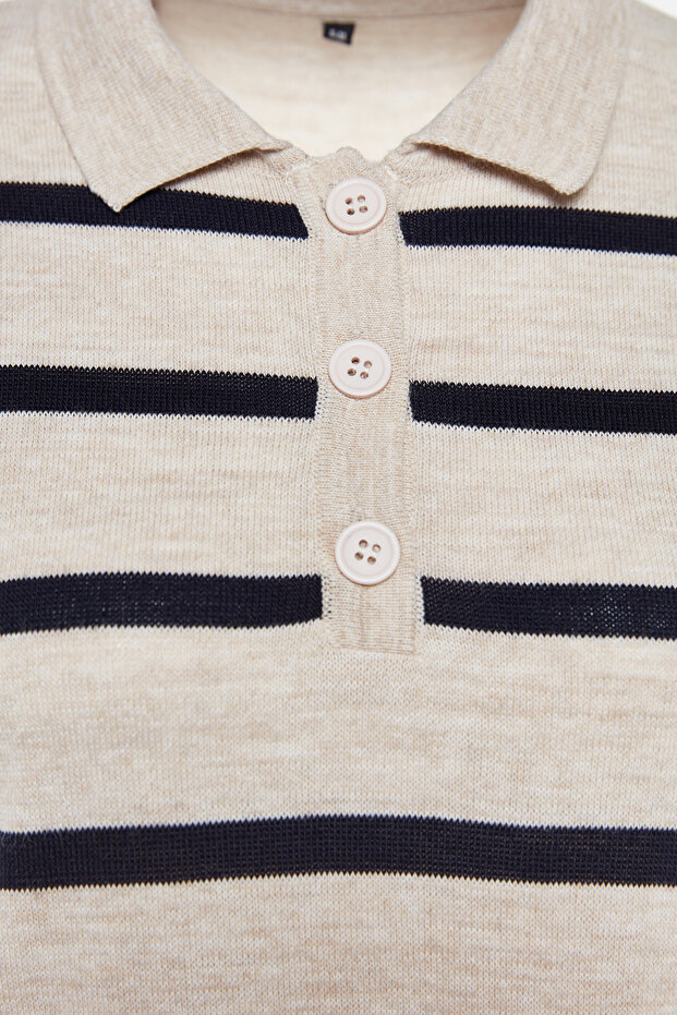 Dzianinowa sukienka w paski w kolorze indygo z kołnierzykiem polo TCTAW22EB0212 - 7