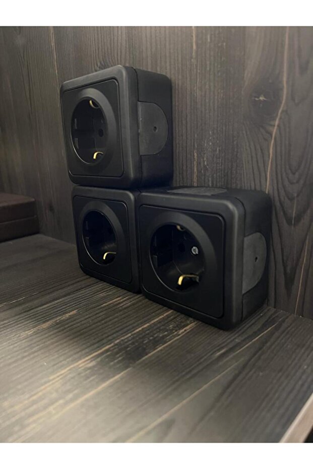 مقبس أرضي ثلاثي مثبت على السطح أسود Nead Multima - 3