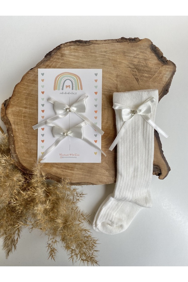 طقم جوارب وإبزيم مع إكسسوارات فيونكة - 1