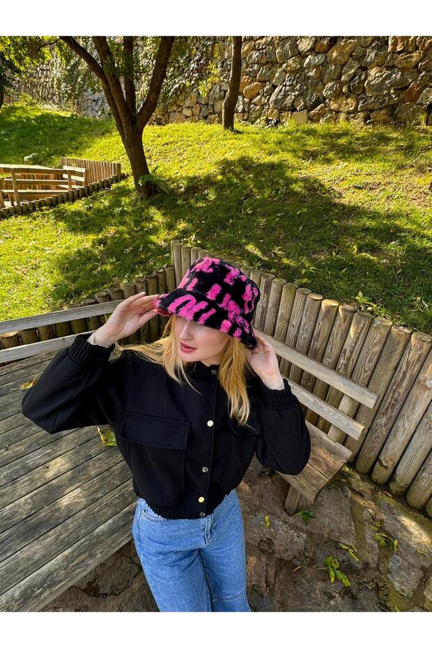 Women's Colorful Text Patterned Plush Bucket Hat