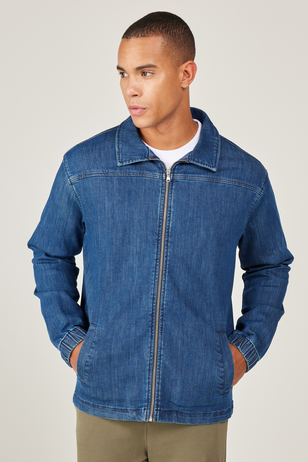 Męski płaszcz dżinsowy w kolorze indygo o standardowym kroju, z kołnierzykiem dla niemowląt - 4