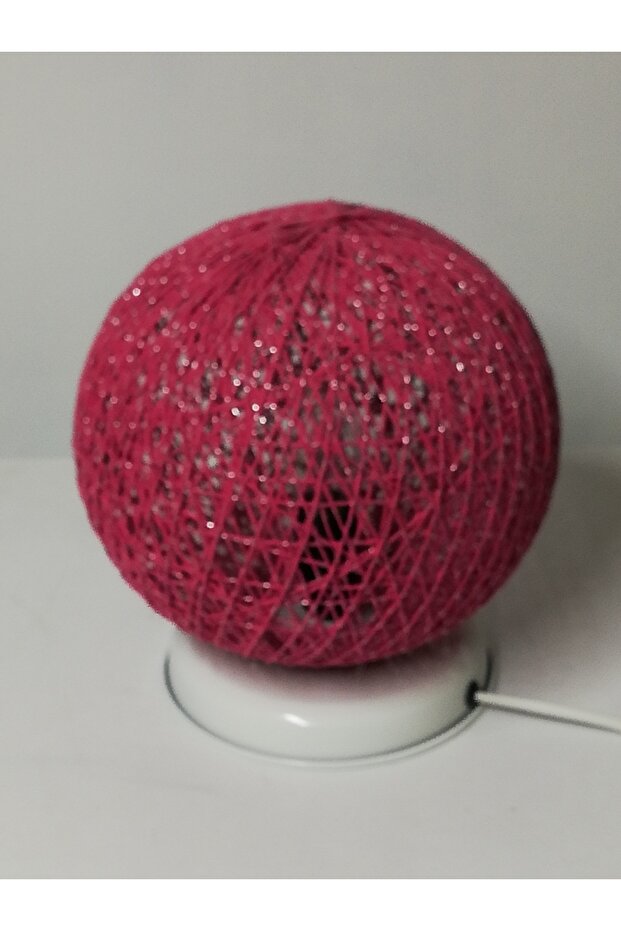 مصباح ليلي مزخرف بحبل من الجوت باللون الأحمر - 2