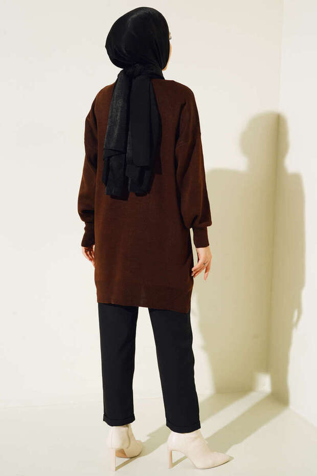 Kolye Detaylı Triko Tunik - 3