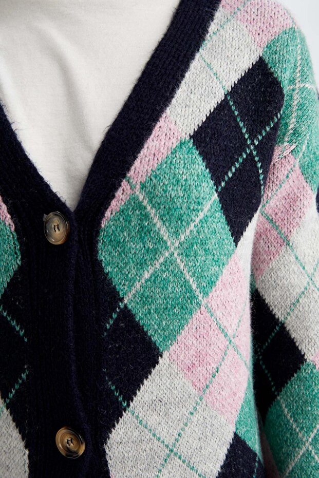 Strickjacke mit V-Ausschnitt und normaler Passform - 4