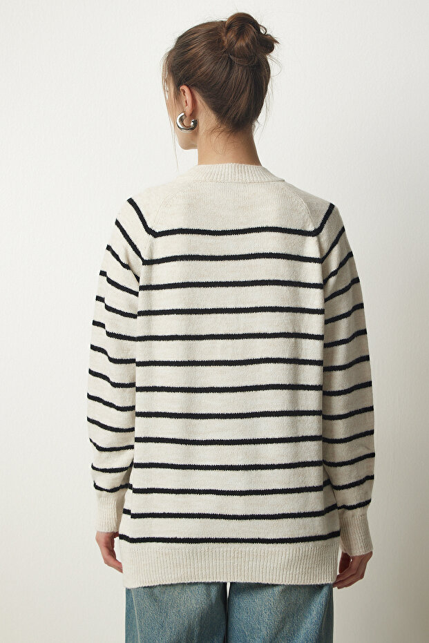 Dámský kostěný černý proužkovaný pletený svetr s klopou na knoflíky LX00040 - 7