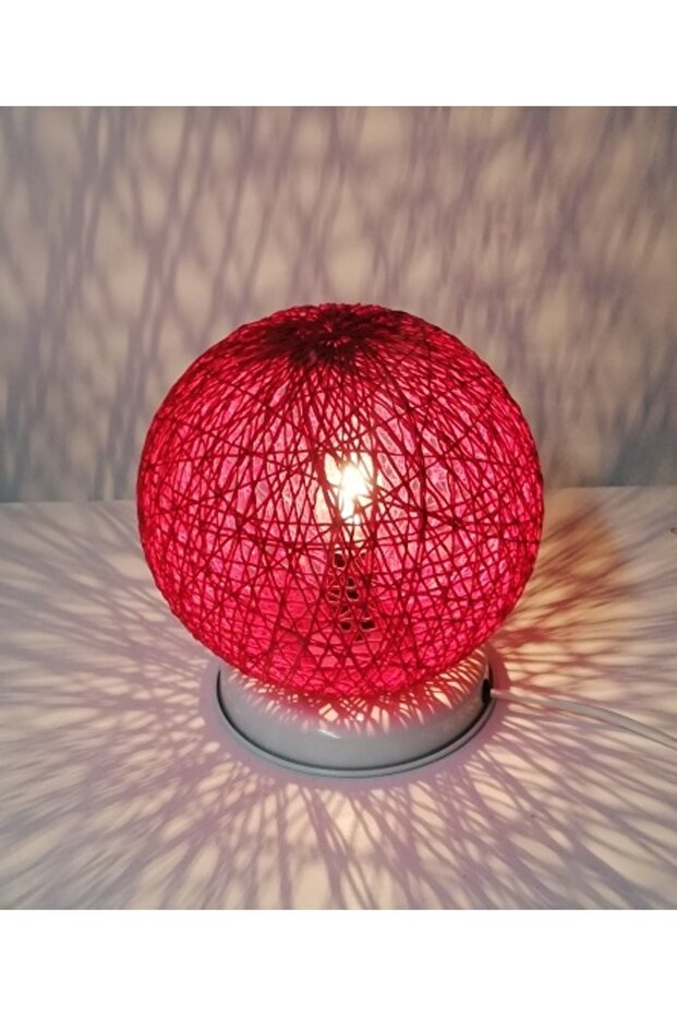 مصباح ليلي مزخرف بحبل من الجوت باللون الأحمر - 1