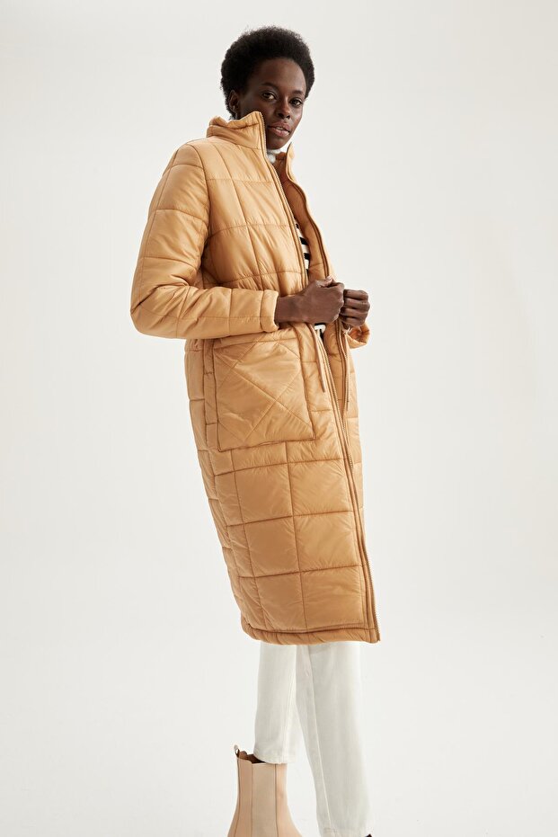 Water Repellent Stand Collar Quilted Pocket Belted Long Puffer Winter Jacket V4436az22sp