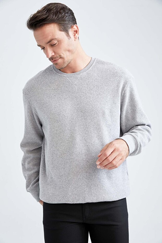 سويت شيرت أساسي برقبة دائرية وقصة مريحة - 7