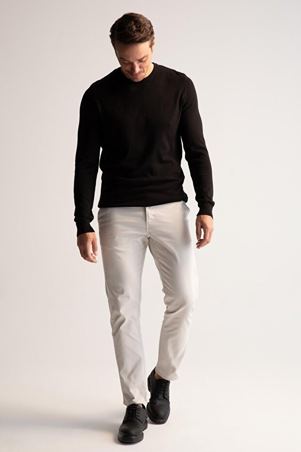 Premium-Strickpullover mit normaler Passform und Rundhalsausschnitt - 2