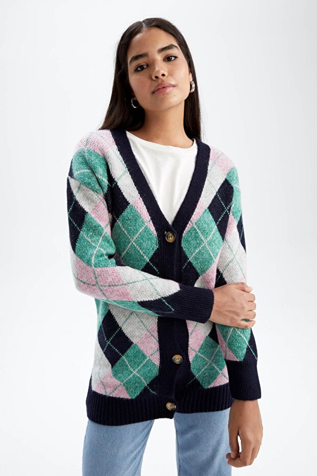 Strickjacke mit V-Ausschnitt und normaler Passform - 1