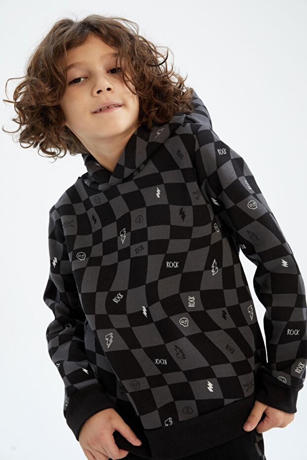 Boy's Hooded Patterned Sweatshirt - 4